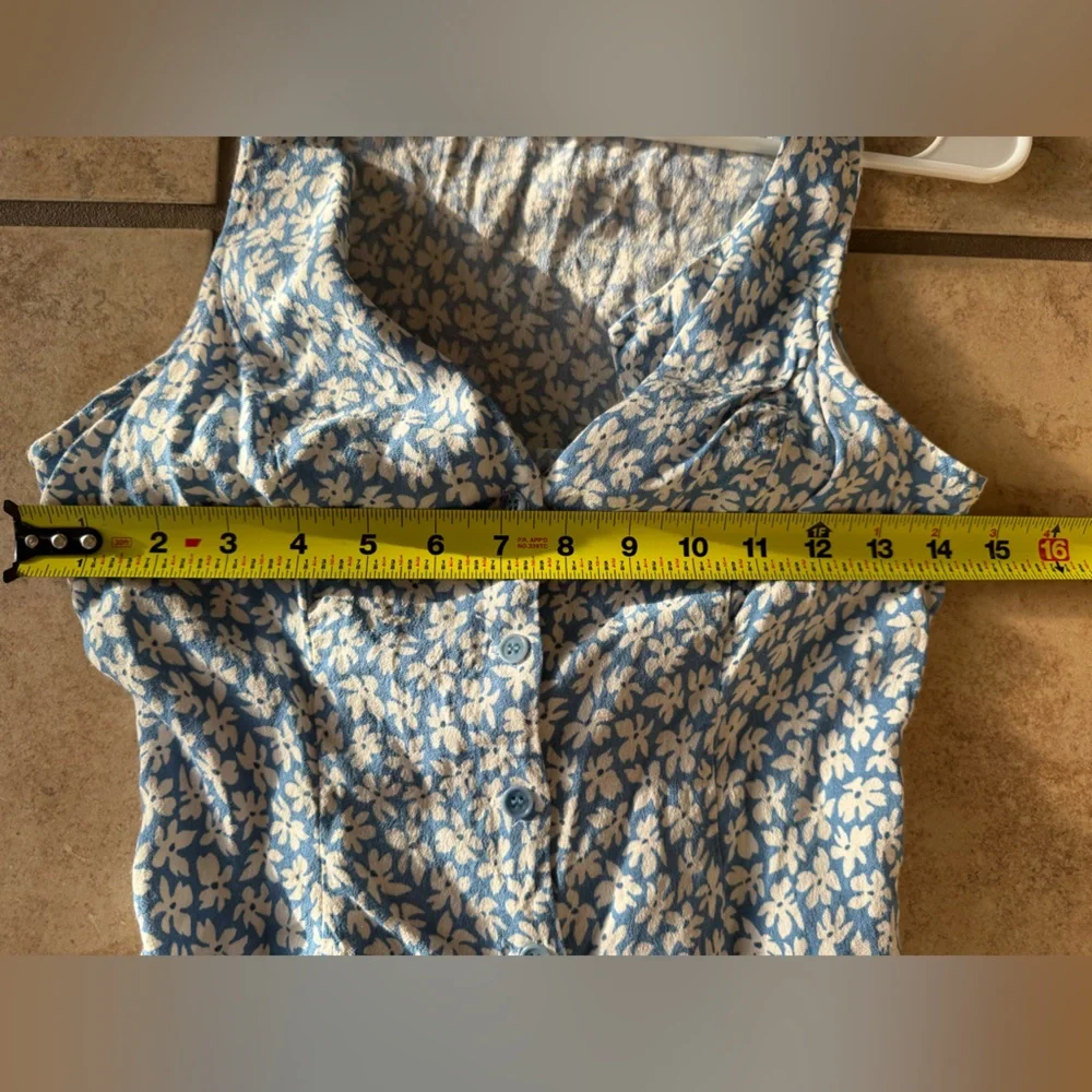 Reformation Blue and White Floral Blouse - Picture 5 of 7